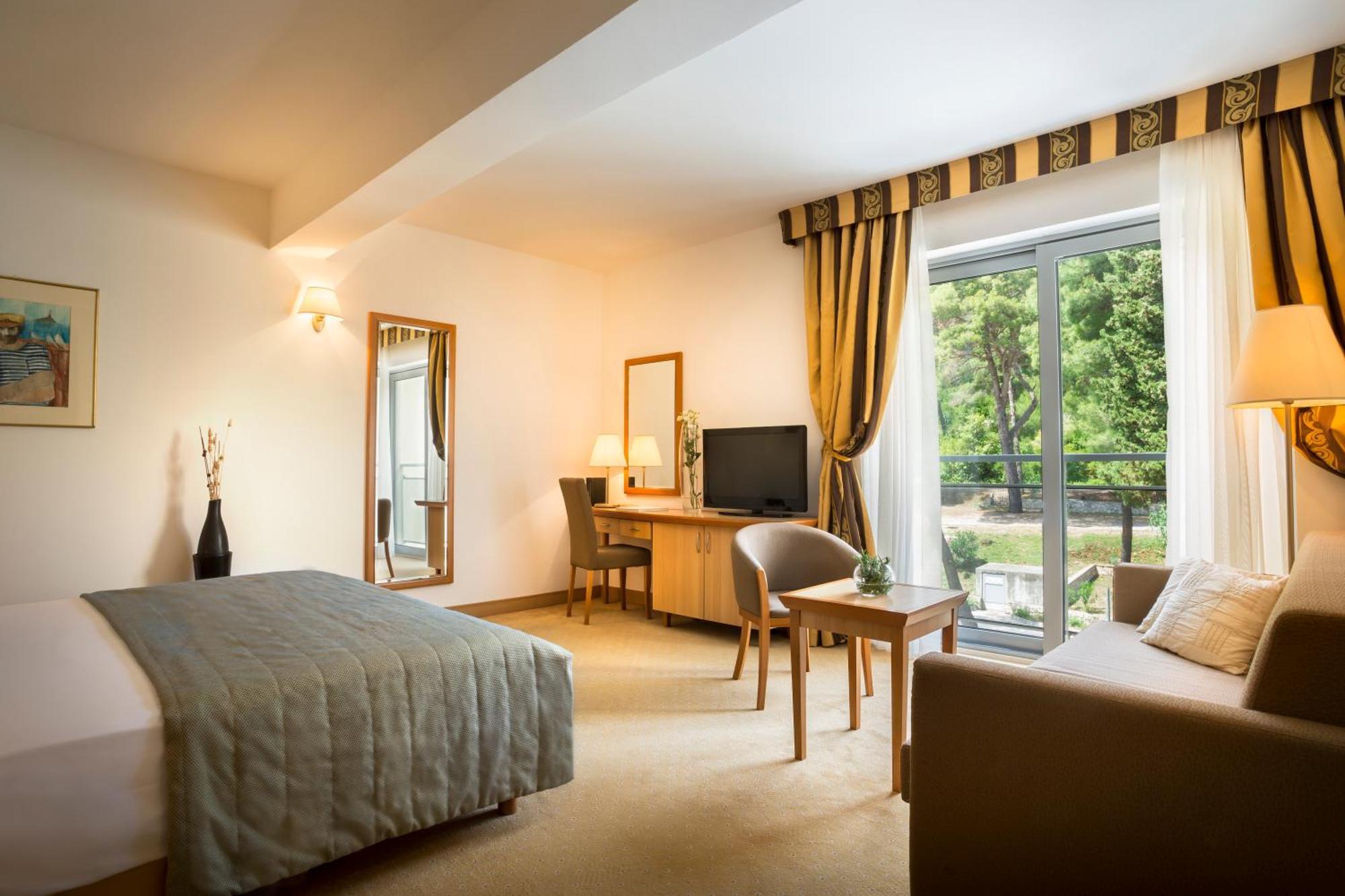 Aminess Vival Grand Azur Hotel โอเรบิก ภายนอก รูปภาพ